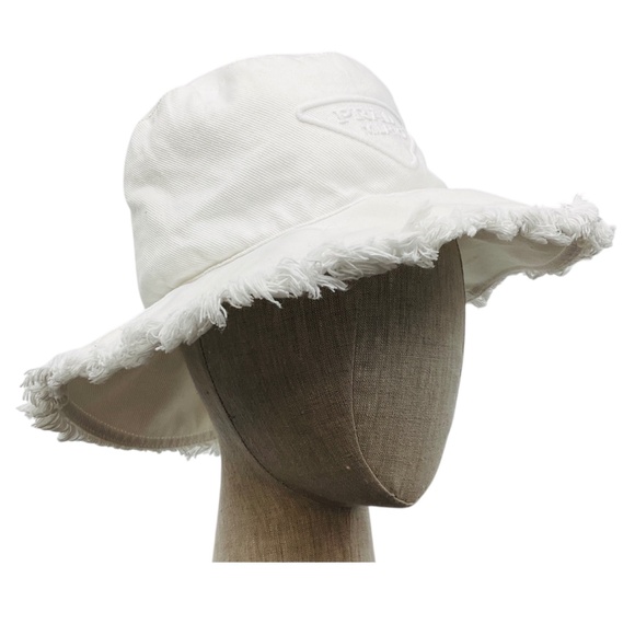 PRADA WHITE TRIANGLE LOGO EMBROIDERED WIDE BRIMMED COTTON DRILL BUCKET HAT WITH main image 9